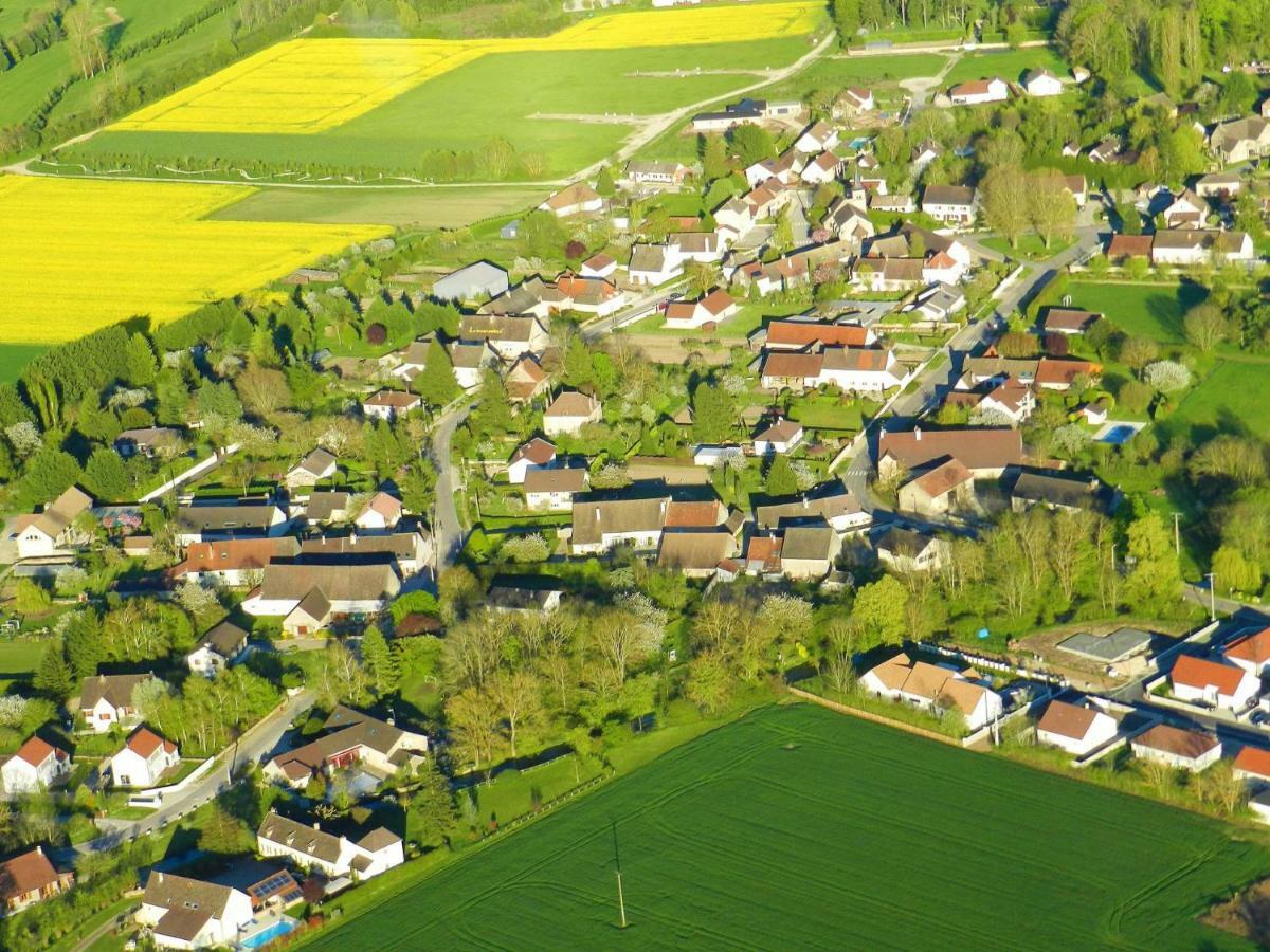 Ferienwohnung La Grange Aux Ecureuils Levernois Exterior foto